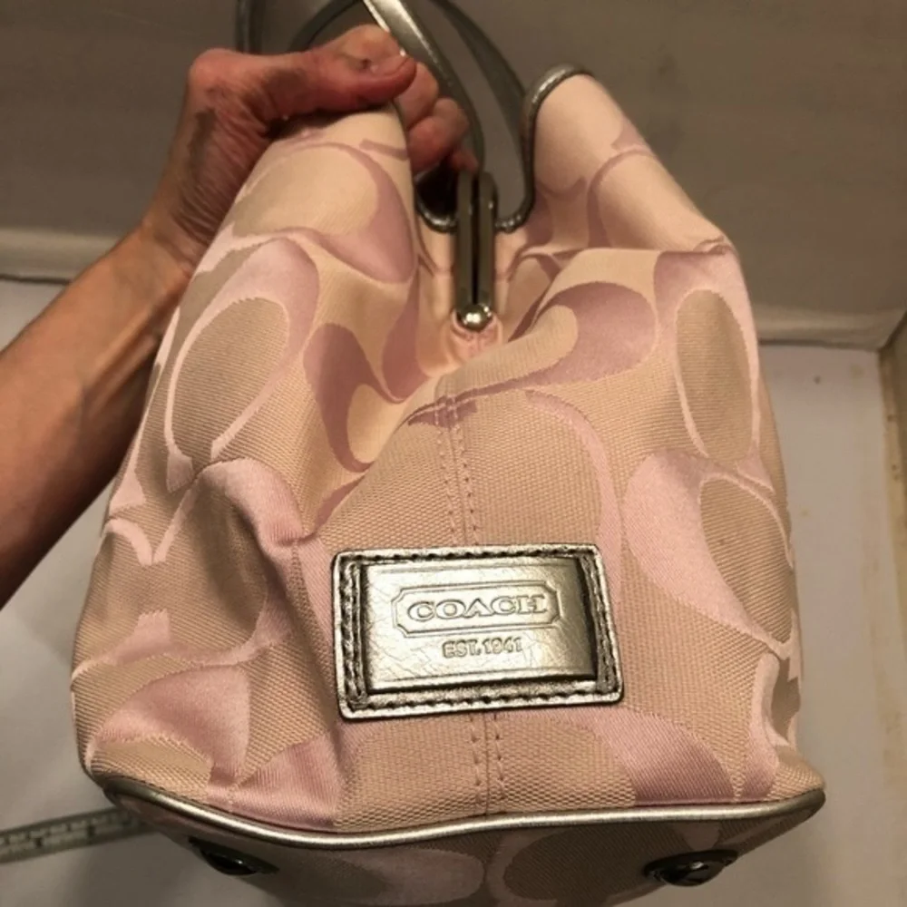 Coach f13553 y2k pink signature silver leather kisslock striped tote bag
